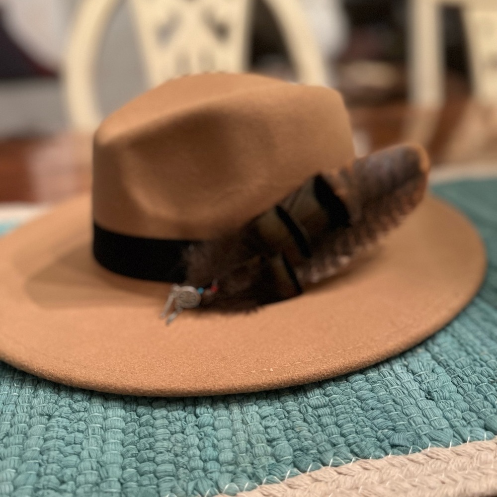 Hat feathers